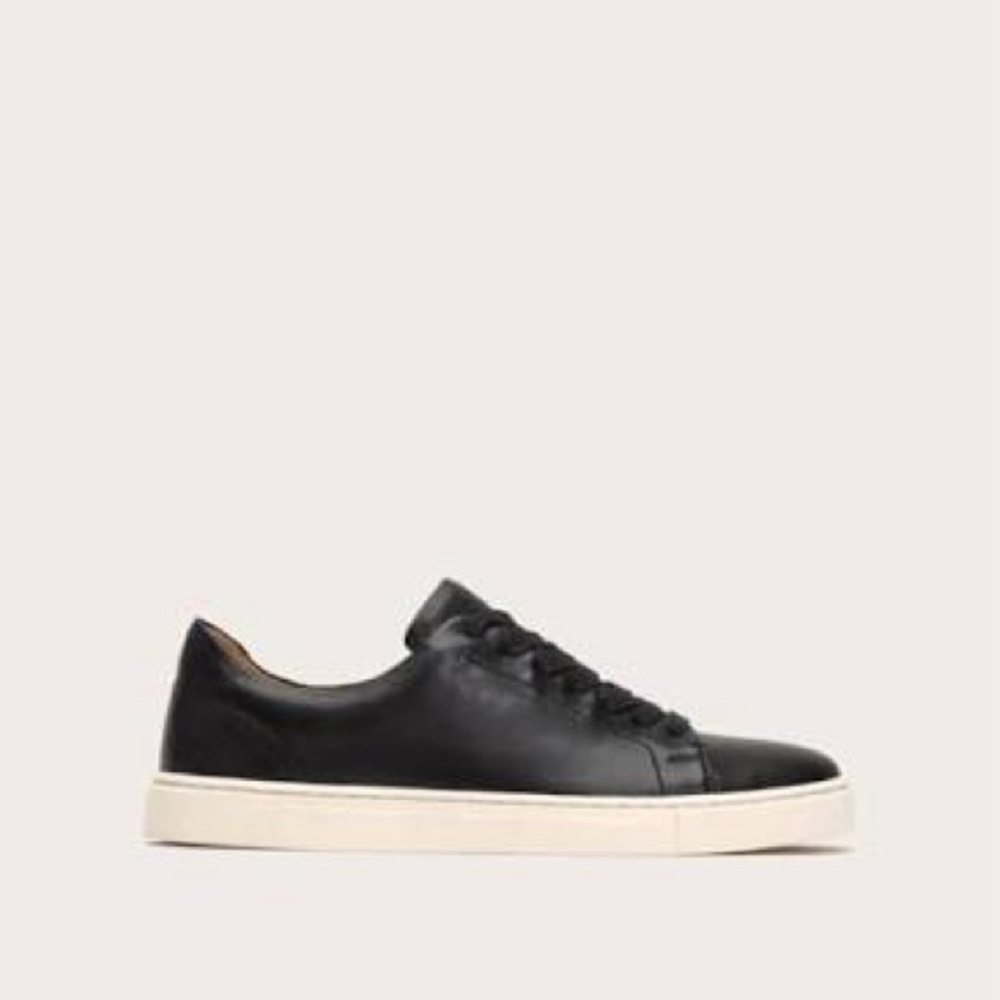 Like New Ivy Low Lace Sneakers